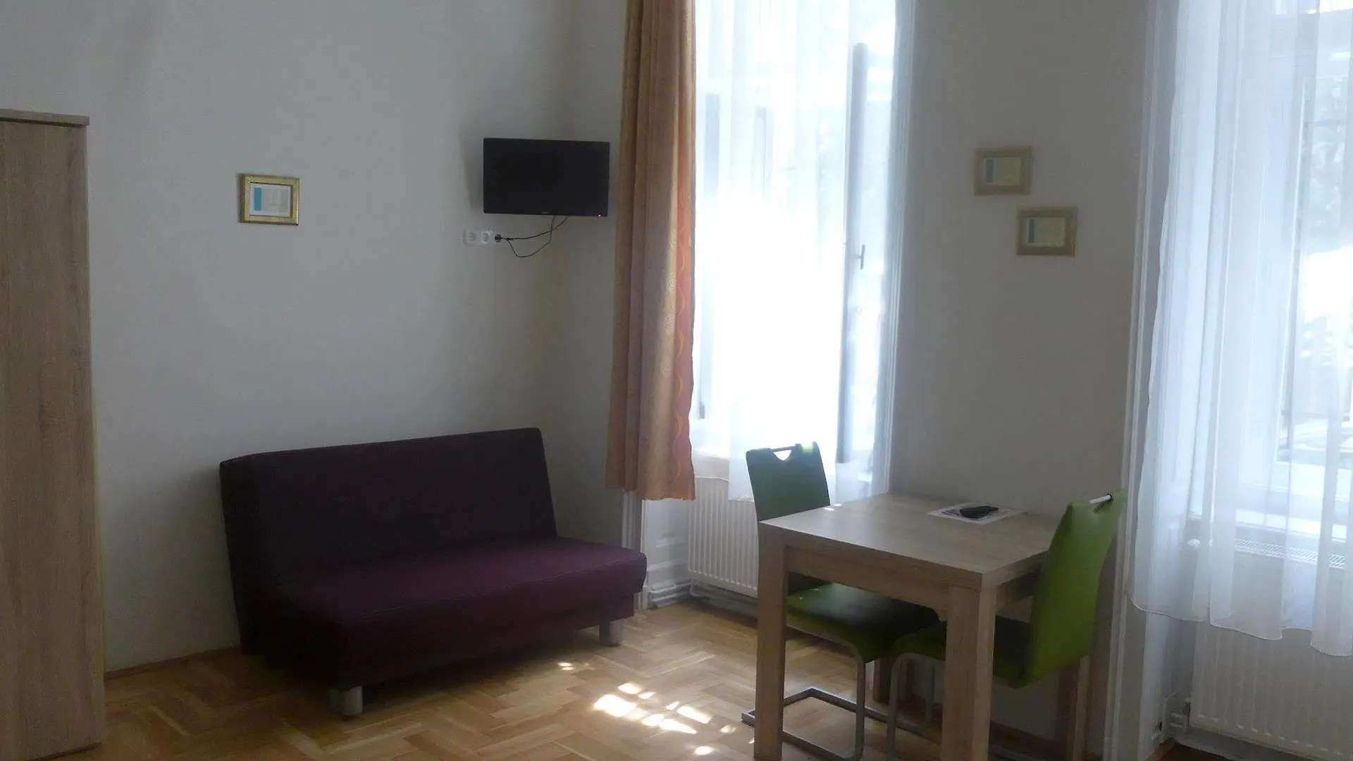 Amber Gardenview Studios Downtown Budapest 3*,