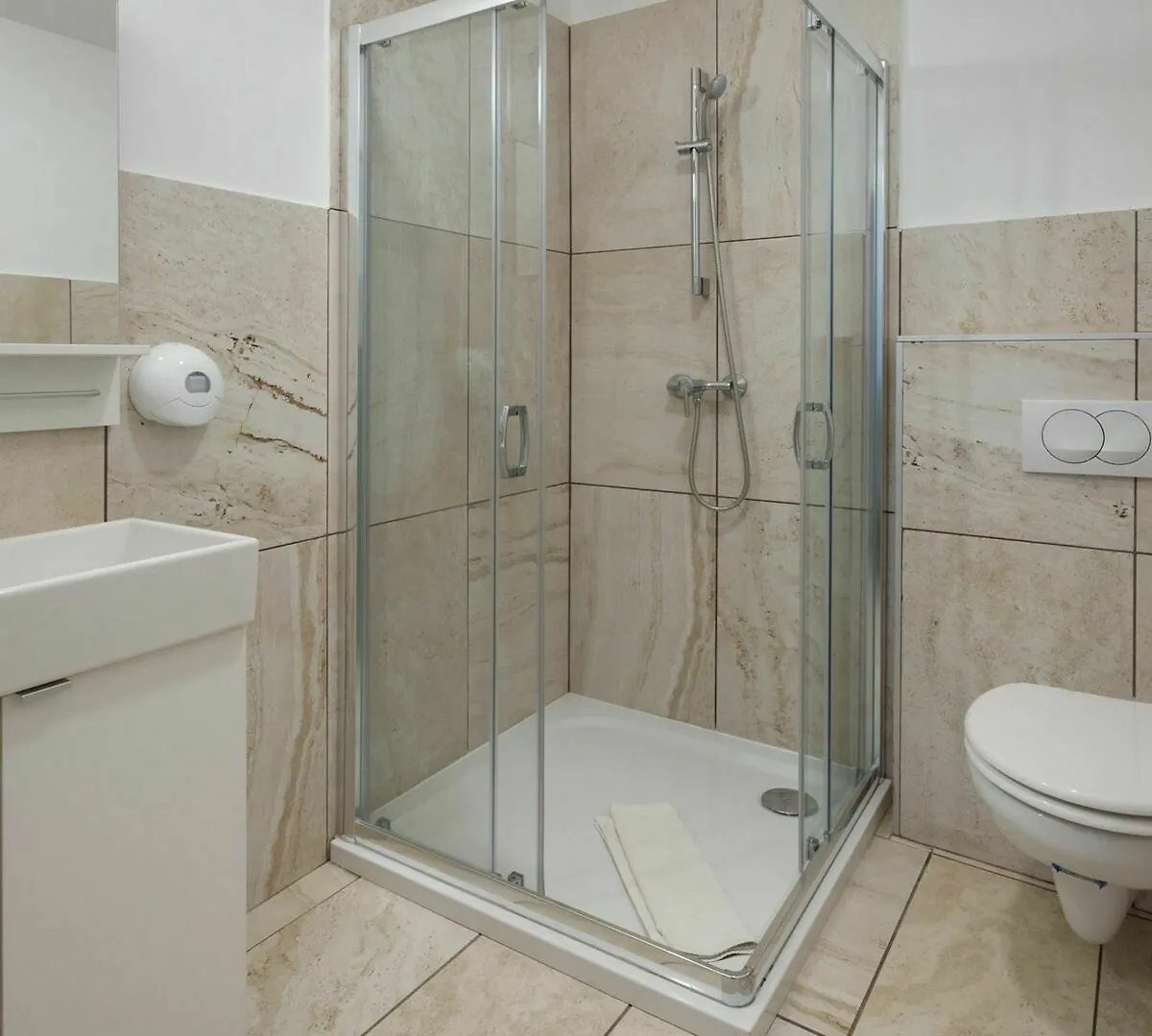 Aparthotel Amber Gardenview Studios Downtown Budapest