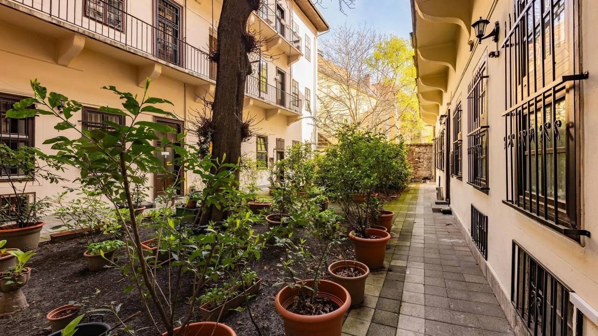 Amber Gardenview Studios Downtown Budapest 3*,  Hongrie